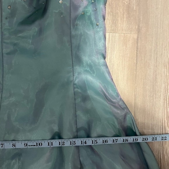 Teal-blue purple shimmer princess bedazzled Grad dress size 4 - Picture 9 of 16